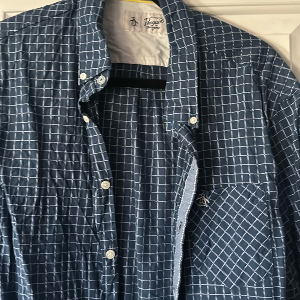 Penguin Button Down Shirt Size: Large